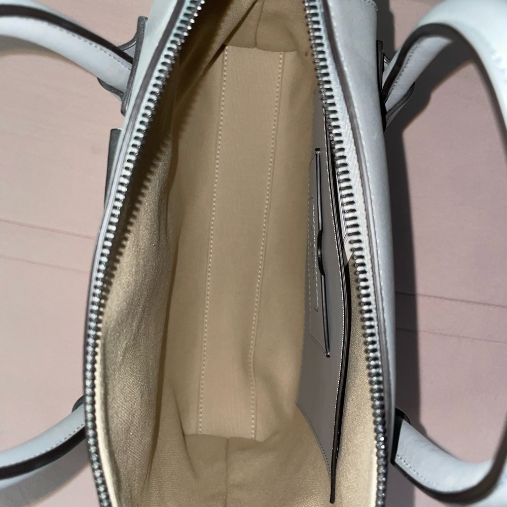 🆕 GIVENCHY Soft Calfskin Small Soft Antigon in Pearl Grey - Picture 11 of 16